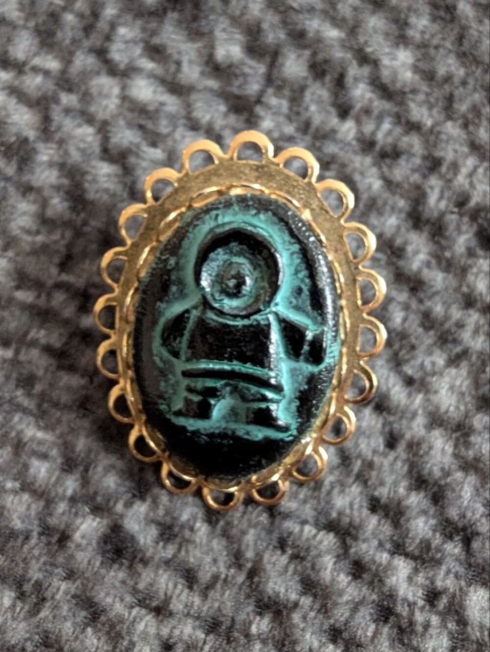 Vintage Inuit Soap Stone Engraved Aboriginal Cameo Brooch